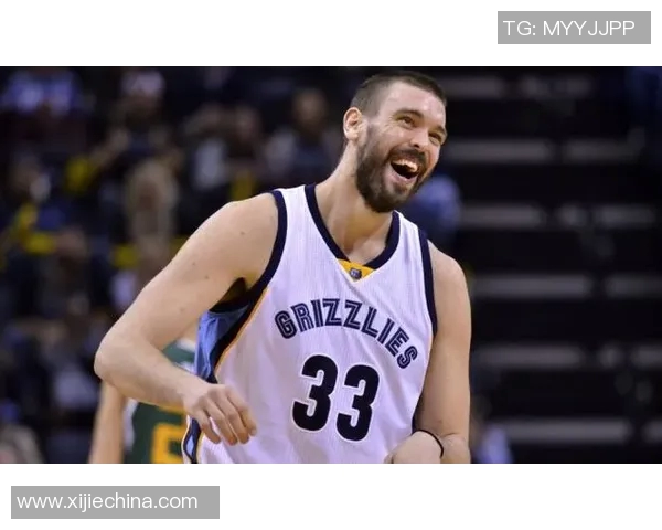 足球明星的传奇人生与影响力探讨及其在全球体育文化中的地位分析